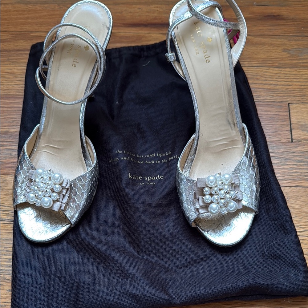 Kate Spade metallic pale gold pearl peep toe Women's Heels wrap 10